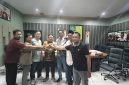 Ketua DPRD Lamongan bersama Ketua SMSI Lamongan dan anggota nya
