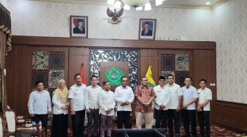 Ketua Kamura, Zubairi bersama Bupati Pamekasan dan jajarannya