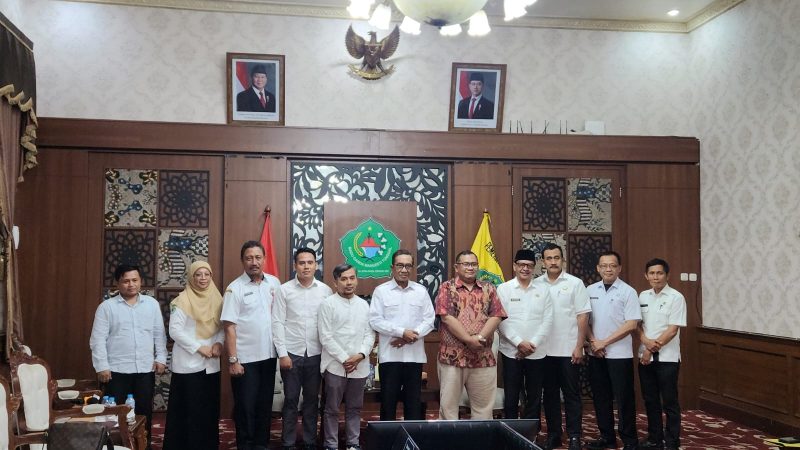 Ketua Kamura, Zubairi bersama Bupati Pamekasan dan jajarannya
