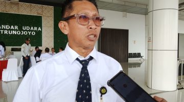 Kepala Disperkimhub sumenep, R. Dadang Deddy Iskandar, MH. Saat ditemui wartawan usai acara Peringatan Hari Perhubungan Nasional di Bandara Trunojoyo Sumenep 