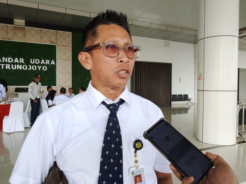 Kepala Disperkimhub sumenep, R. Dadang Deddy Iskandar, MH. Saat ditemui wartawan usai acara Peringatan Hari Perhubungan Nasional di Bandara Trunojoyo Sumenep 