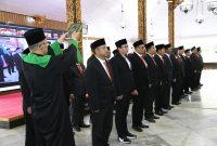 Proses pengambilan sumpah Pejabat Administrator dan pejabat pengawas 