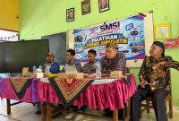 Dari kiri, Ketua SMSI Sumenep, Wahyudi, dua pemateri, Moh. Sumardono, Prengki Wirananda, pengawas SD Kecamatan Kalianget, H. Abd. Aziz dan Ketua Gugus 02 Kalianget, A. Yudhi