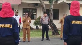 Plt Kepala Bakesbangpol Sumenep, Ir. Yanuar Yudha Bachtiar saat membuka kegiatan pelatihan Paskibraka 2026