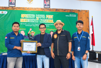 Dua dari kiri, Sulaisi Abdurrazaq saat acara sarasehan nasional di Unira Pamekasan 