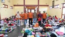 Empat dari kiri. Bupati Sumenep Dr Achmad Fauzi Wongsojudo bersama panitia 
