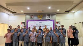 Pengurus dan Anggota SMSI Sumenep bersama Kadis PMD, Sekretaris Diskominfo serta sejumlah Ketua organisasi Media 