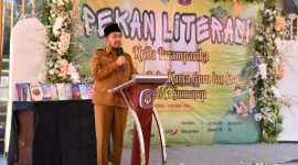 Bupati Sumenep Dr Achmad Fauzi Wongsojudo saat acara pekan literasi di SMAN 1 Sumenep 