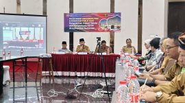 Bupati Sumenep saat acara FGD bersama Sekdakab dan seluruh camat