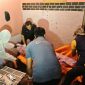 MR, saat dievakuasi polisi dari rumahnya
