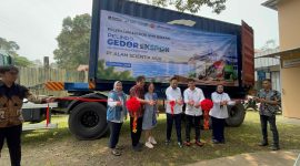 Pemotongan pita pelepasan Ekspor Produk UMK Binaan Pelindo ke Brunei Darussalam 
