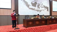 Wabup Sumenep KH Imam Hasyim saat rapat paripurna di DPRD Sumenep