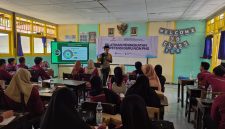 Kegiatan pelatihan digitalisasi guru non-PNS di Pagerungan Besar 