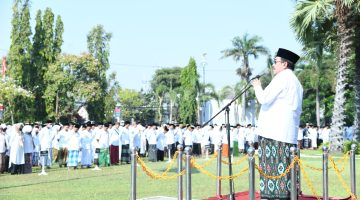 Wabup KH Imam Hasyim saat Pimpinan Upaca Gabungan Hari Santri Nasional