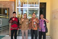 Dari kanan, Kepala SMKN 2 Rembang, Gatot Raharjo, Kacabdindik Jatim Wilayah Sumenep, Dr. Rusliy, M.Pd, Kacabdisdik Wilayah 4 Jawa Tengah, Sukamto, M.M dan Kepala SMKN 1 Sumenep, Sucipto, M.Pd