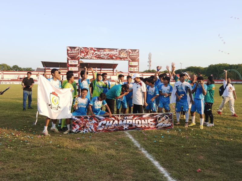 Tim Kecamatan Pasongsongan U-17 usai laga final